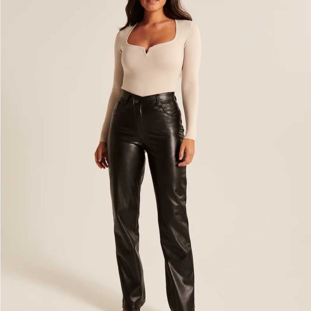 Abercrombie Curve Love Criss-Cross Waistband Vegan Leather 90s Straight Pant